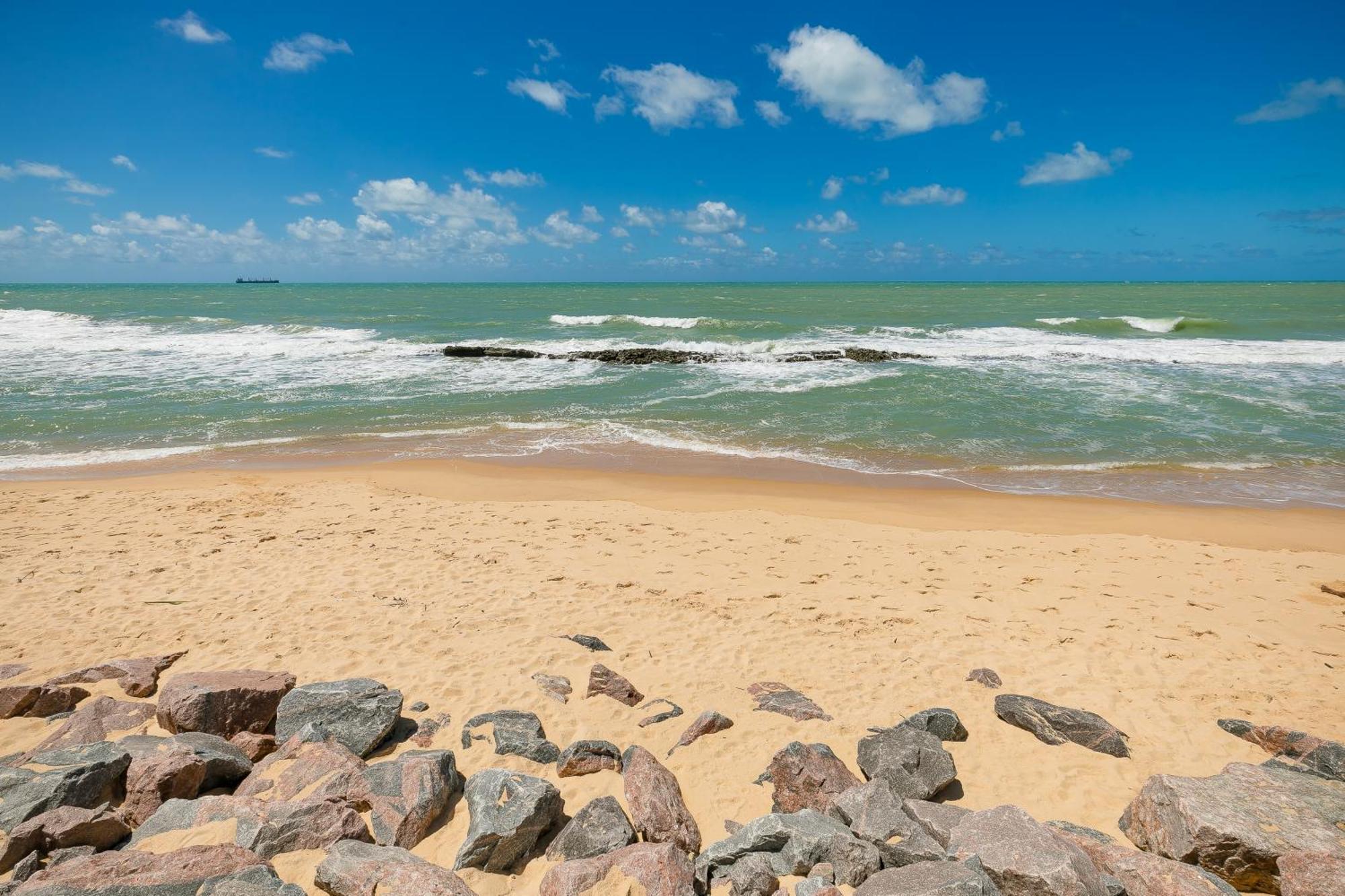 Yak Beach Hotel Натал Екстериор снимка