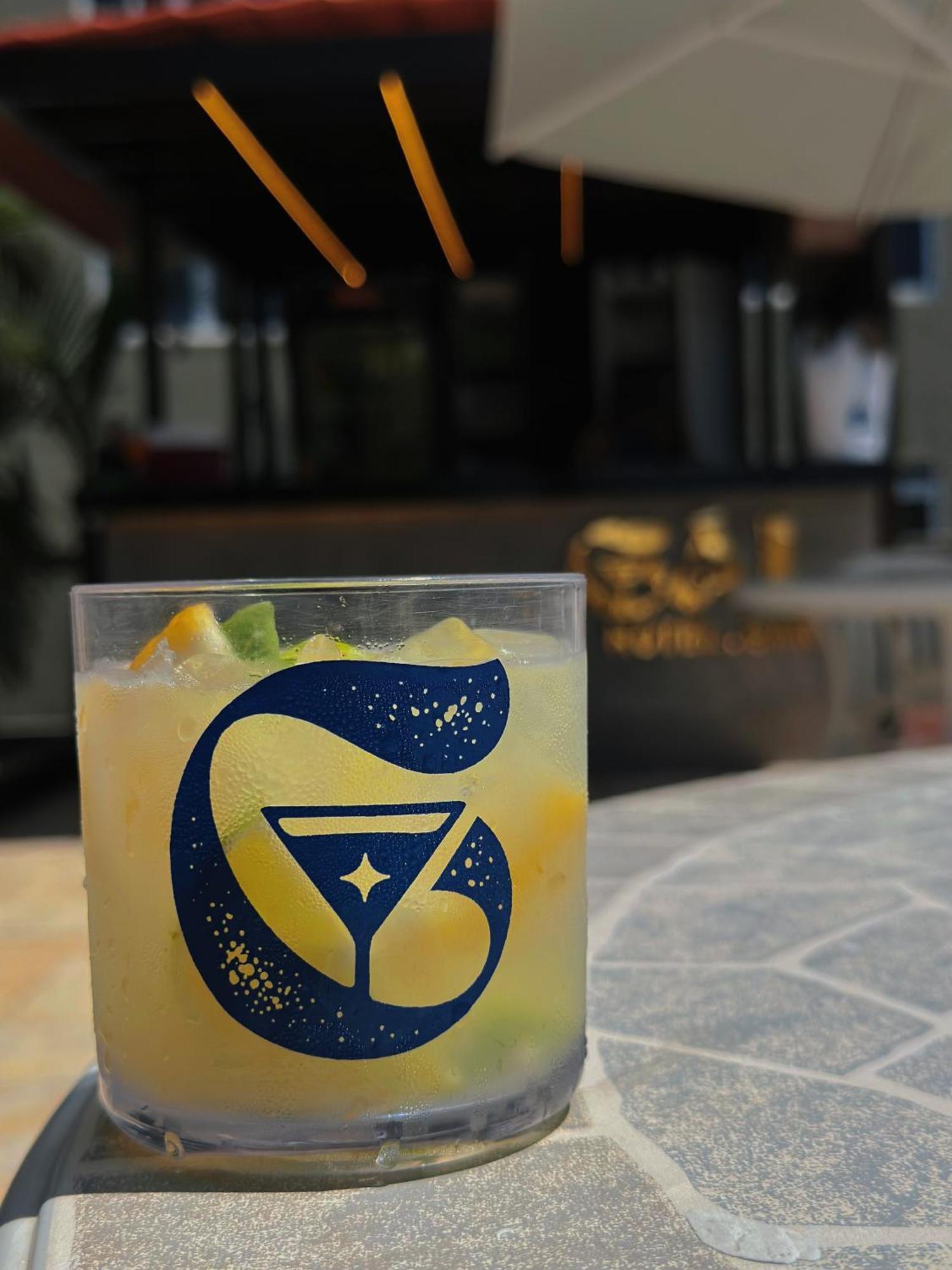 Yak Beach Hotel Натал Екстериор снимка